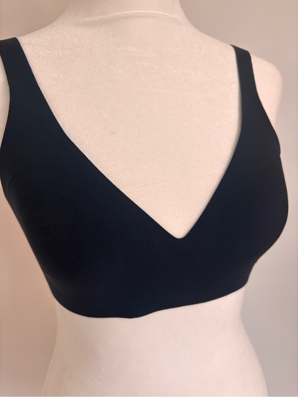 Bombas No Show Plunge Bralette in Black S - Picture 9 of 10
